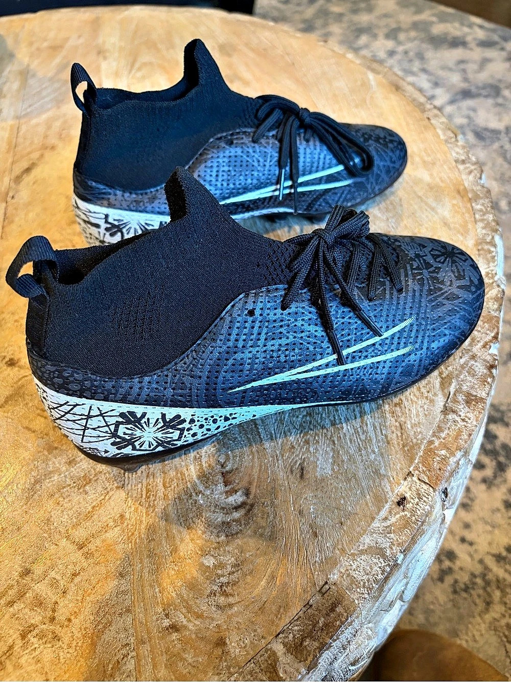 Kids Nike cleats Boys US 3 Black & Blue